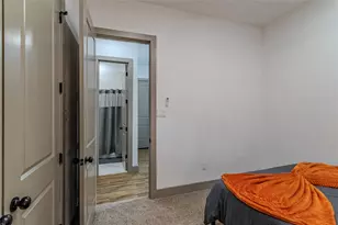 5901 Crest Ct, Houston, TX 77033 - Photo 12