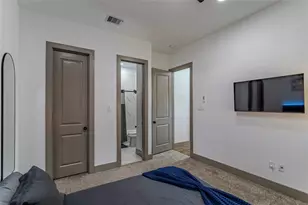 5901 Crest Ct, Houston, TX 77033 - Photo 14