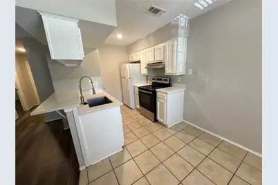 318 S Poplar Street #3, Tomball, TX 77375 - Photo 4