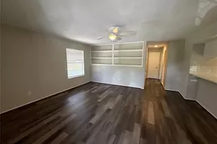 318 S Poplar St, Tomball, TX 77375 - Photo 2