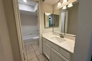318 S Poplar St, Tomball, TX 77375 - Photo 6