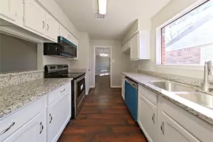 11210 Camphorwood Dr, Houston, TX 77089 - Photo 8