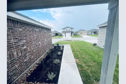 10809 Red Orchid Dr, Houston, TX 77016 - Photo 2