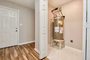 7703 McHenry St, Houston, TX 77087 - Photo 12
