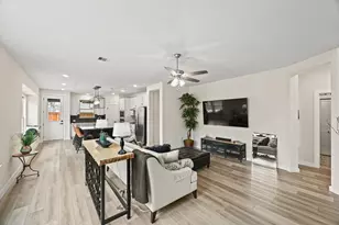 27208 Dripping Ledge Ct, Magnolia, TX 77354 - Photo 4