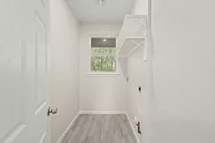 4943 Leamathew St, Houston, TX 77045 - Photo 8