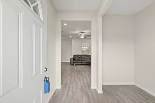 4943 Leamathew St, Houston, TX 77045 - Photo 2