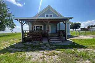 2203 E Bayshore Dr, Palacios, TX 77465 - Photo 4