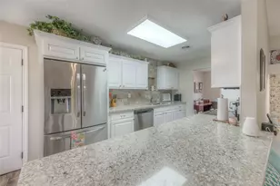 458 E Lake Dr, Livingston, TX 77351 - Photo 8