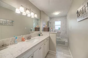 458 E Lake Dr, Livingston, TX 77351 - Photo 14