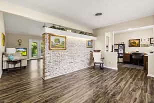 458 E Lake Dr, Livingston, TX 77351 - Photo 4