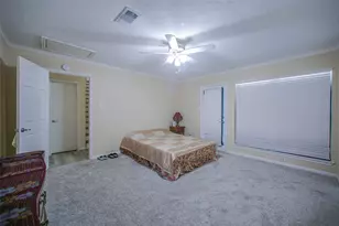 9511 Sharpcrest St, Houston, TX 77036 - Photo 34