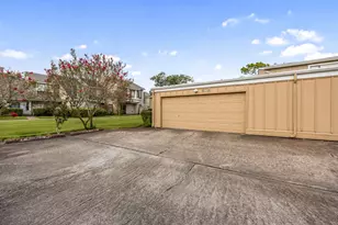 12021 Bob White Dr, Houston, TX 77035 - Photo 12