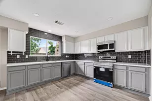 16730 Barkentine Ln, Friendswood, TX 77546 - Photo 8