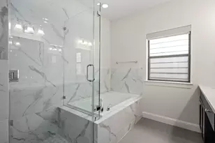 742 W 24th St, Houston, TX 77008 - Photo 10