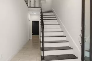 742 W 24th St, Houston, TX 77008 - Photo 4