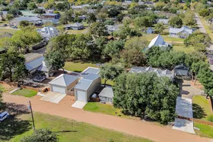 315 Cedar St, New Ulm, TX 78950 - Photo 4