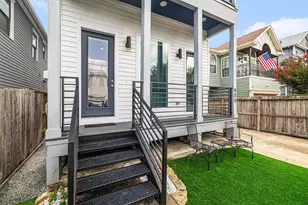 925 Herkimer St, Houston, TX 77008 - Photo 4