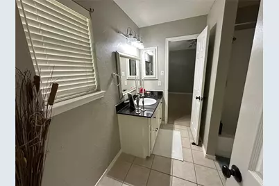 7002 Greatwood Trails Court, Sugar Land, TX 77479 - Photo 38