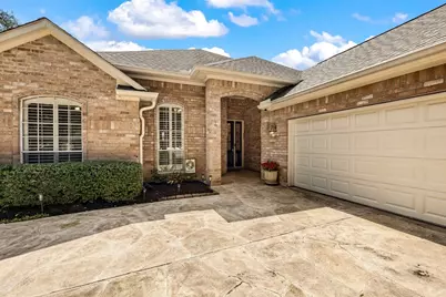 4 Crestwood Circle, Sugar Land, TX 77478 - Photo 4