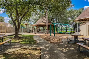 4 Crestwood Cir, Sugar Land, TX 77478 - Photo 42