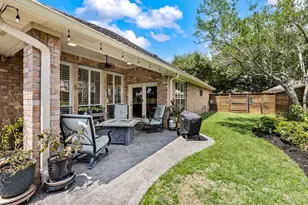 4 Crestwood Cir, Sugar Land, TX 77478 - Photo 36