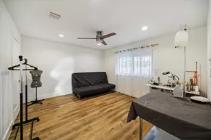 6321 Deerwood Rd, Houston, TX 77057 - Photo 24