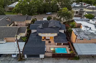 6321 Deerwood Rd, Houston, TX 77057 - Photo 2