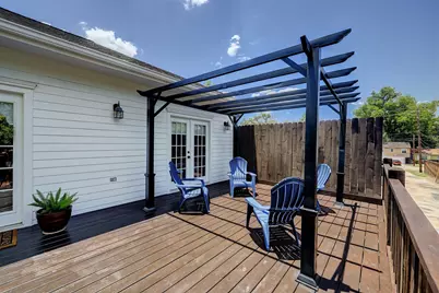 611 East 20th Street #Upper, Houston, TX 77008 - Photo 1