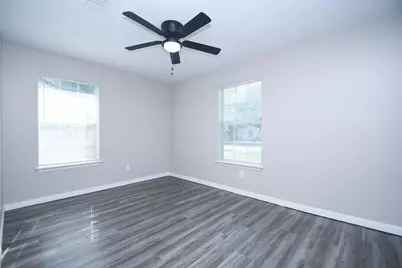 5215 Myrtlewood Street, Houston, TX 77033 - Photo 14