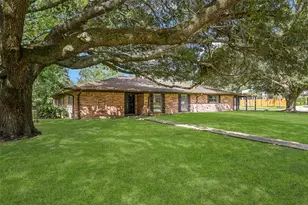 502 Misty Ln, Friendswood, TX 77546 - Photo 1