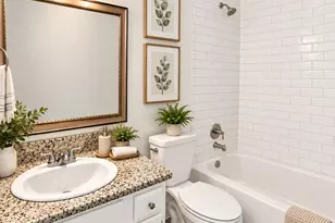 2025 Augusta Dr, Houston, TX 77057 - Photo 10