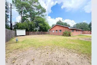 1702 Baylor Avenue, Bay City, TX 77414 - Photo 18