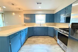 1702 Baylor Ave, Bay City, TX 77414 - Photo 8