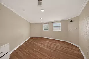 638 Warsaw St, Hitchcock, TX 77563 - Photo 16