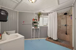 638 Warsaw St, Hitchcock, TX 77563 - Photo 28