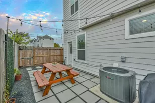 1815 Napa Creek Ln, Houston, TX 77009 - Photo 2