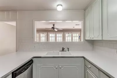 5537 Lincrest Lane, Houston, TX 77056 - Photo 12