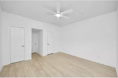 125 N Shirley St, Alvin, TX 77511 - Photo 22