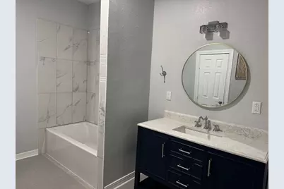 125 N Shirley St, Alvin, TX 77511 - Photo 34