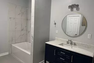 125 N Shirley St, Alvin, TX 77511 - Photo 34