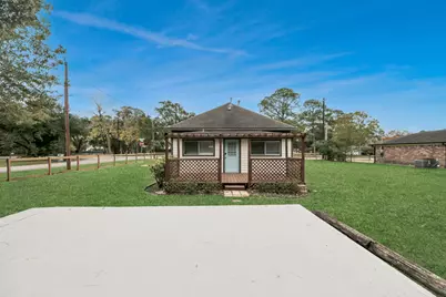 125 N Shirley St, Alvin, TX 77511 - Photo 8