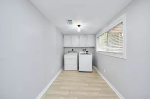 125 N Shirley St, Alvin, TX 77511 - Photo 18