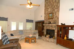 238 Bluff Dr, Livingston, TX 77351 - Photo 6