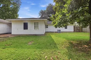 400 Nevils St, Bridge City, TX 77611 - Photo 22