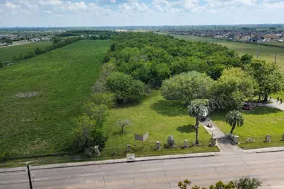 1218 E Pasadena Boulevard, Deer Park, TX 77536 - Photo 2