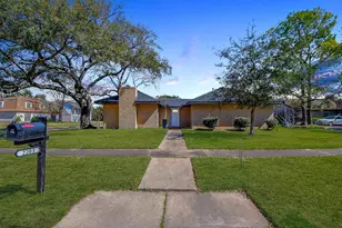 2203 Briarview Dr, Houston, TX 77077 - Photo 2
