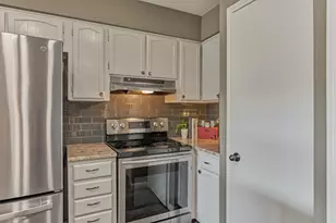 1 April Point Dr S, Conroe, TX 77356 - Photo 16