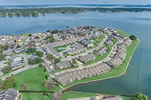 1 April Point Dr S, Conroe, TX 77356 - Photo 4