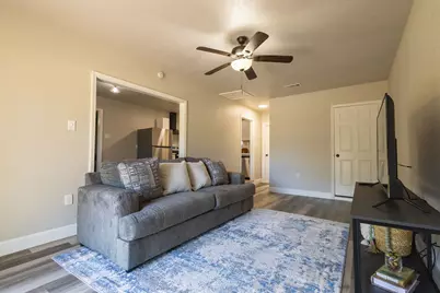 106 Mimosa St, Lake Jackson, TX 77566 - Photo 4